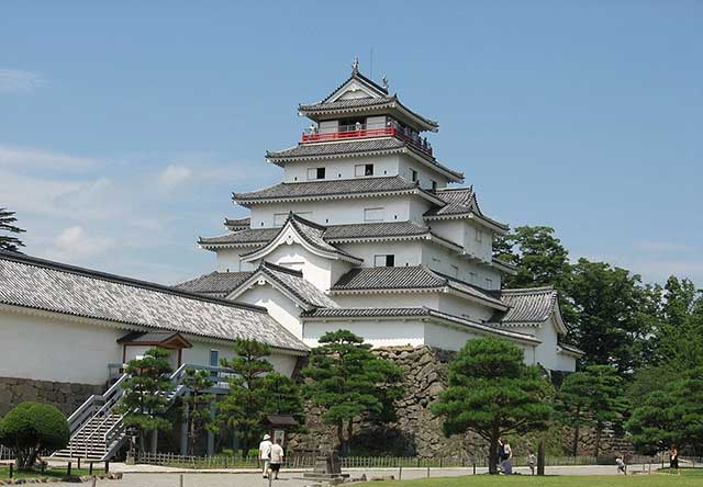 Aizu-Wakamatsu-Castle.jpg