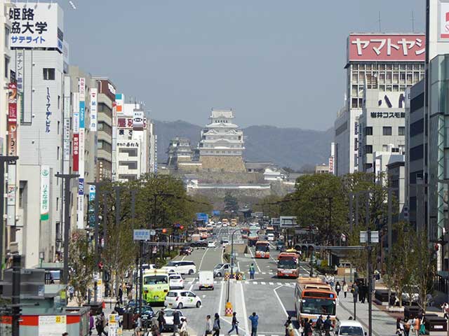 Himeji-Castle2.jpg