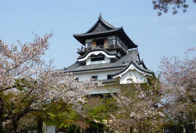 Inuyama-Castle.jpg